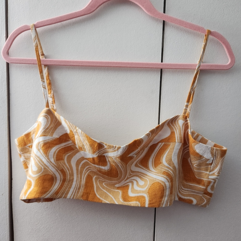NWOT: CAARA CROOPED TOP